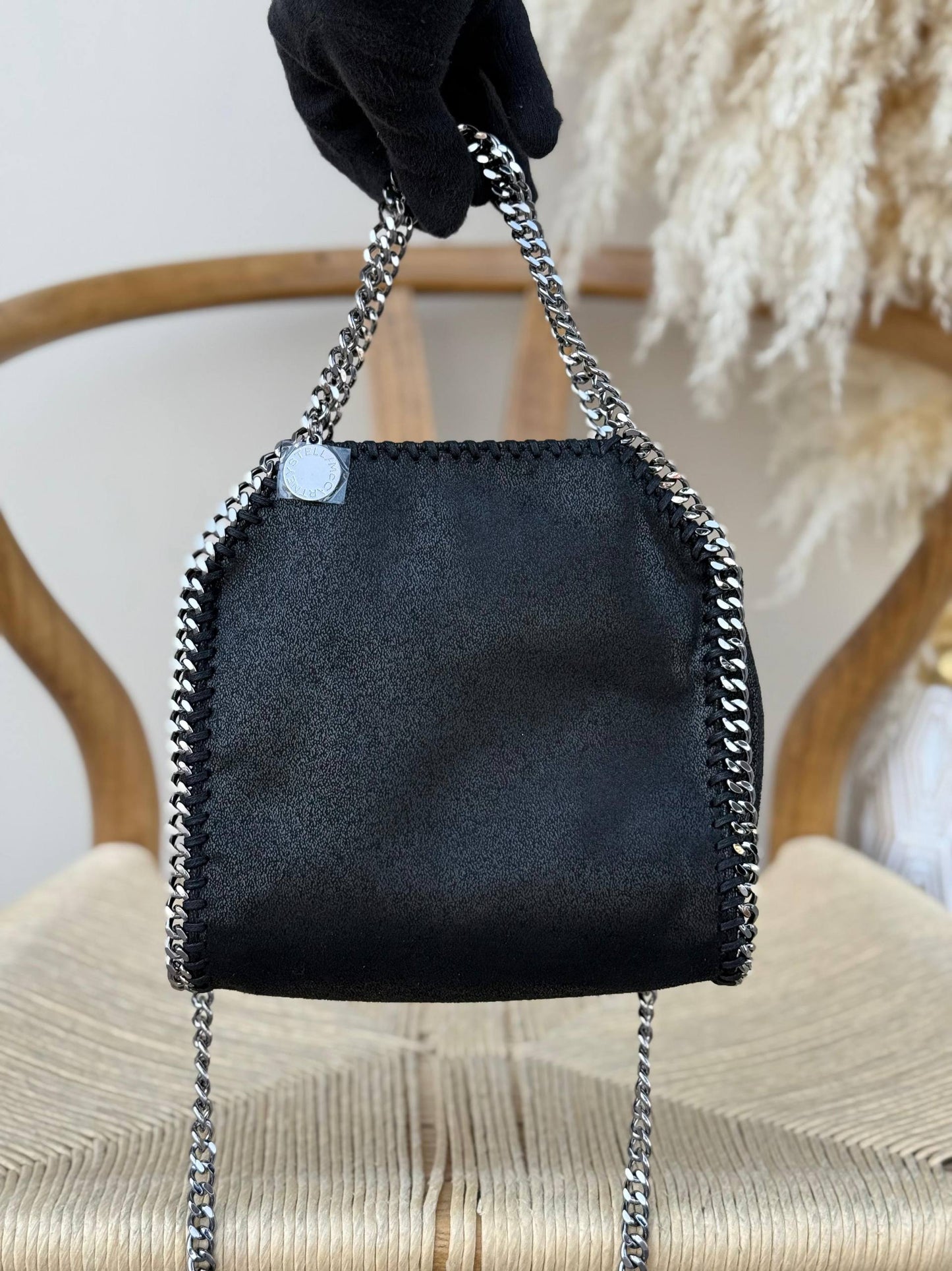 Available again✨✨✨
STELLA McCARTENY
18cm
330 dhs❣️
Top quality

Zain167
♥️♥️♥️