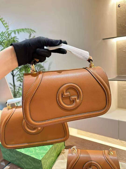GUCCI 
good QUALITY 
105 dhs✅

Zain200
❣️❣️❣️