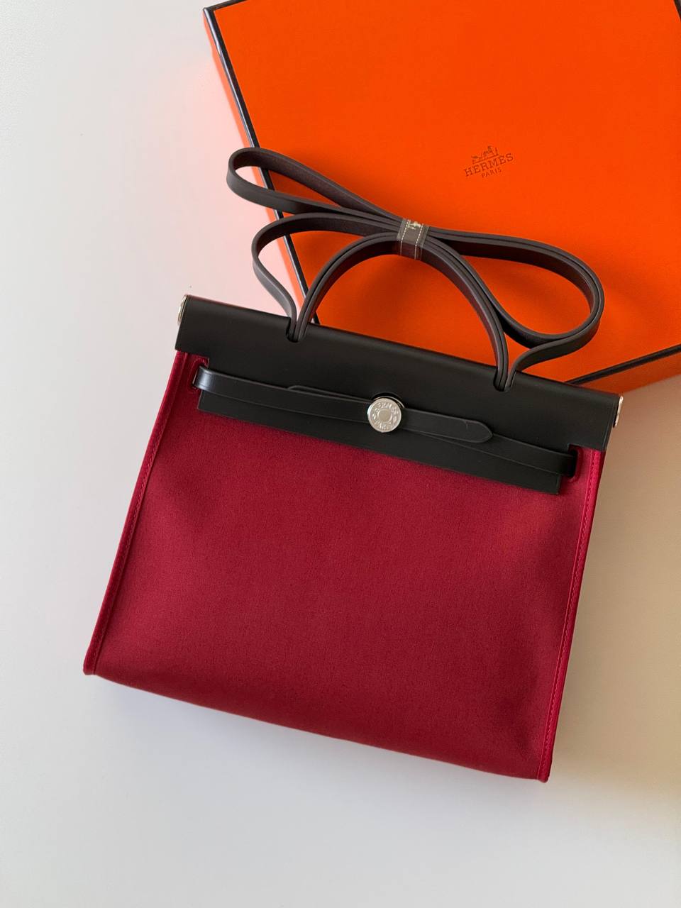 Hermes

Herbag 31cm💕master quality
😍with box❤️
🎁🎁🎁

590 dhs❤️

Zain52
♥️♥️♥️