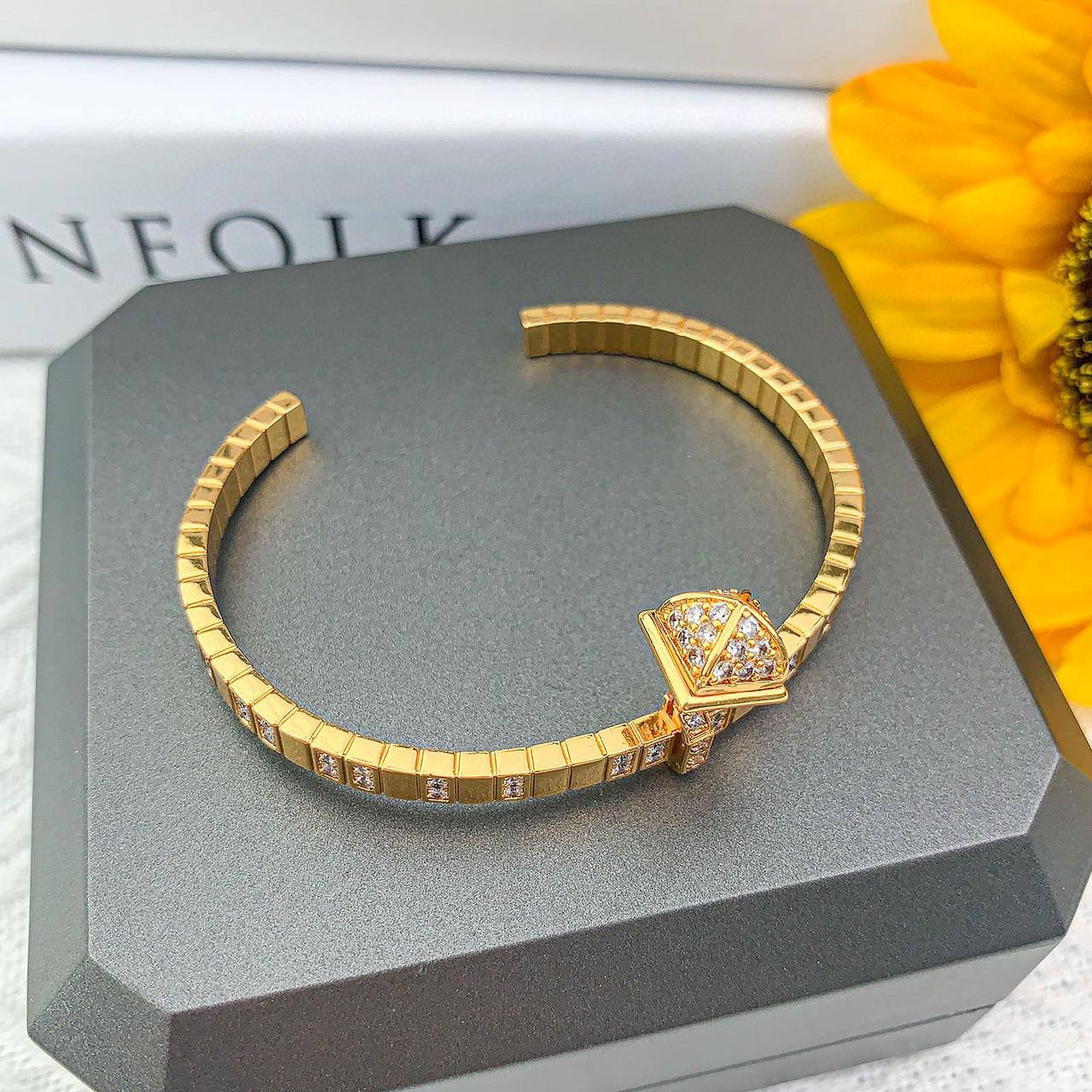 MARLEY
Bangle 
*MASTER*
*AED 55*

Zain263
♥️♥️♥️