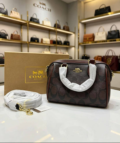 Coach
90 dhs✅
with box 
Size:18*12*9

Zain07
♥️♥️♥️