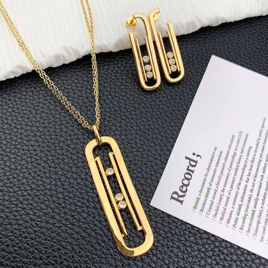 Mesika Set*_ 💫✨
    _*NECKLACE*_📿
    _*Earrings*_💎
115 dhs🌺
         _*WITH*_
     _*BOX AND PAPER BAG*_🎁🛍️

Zain89
♥️♥️♥️