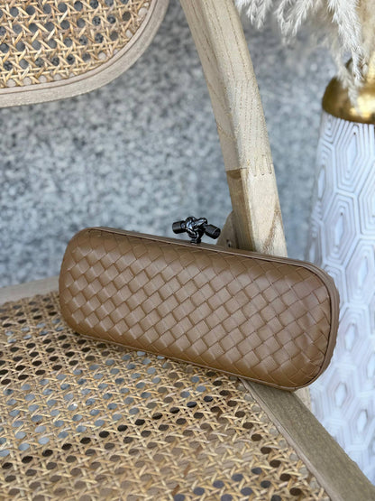 BOTTEGA VENETA
24cm
330 dhs🌺
Super Master Quality✨✨✨
With box🎁

Zain167
♥️♥️♥️