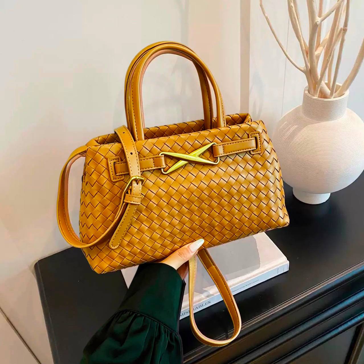 BOTTEGA 
GOOD QUALITY 
120 dhs✅

Zain39
♥️♥️♥️
