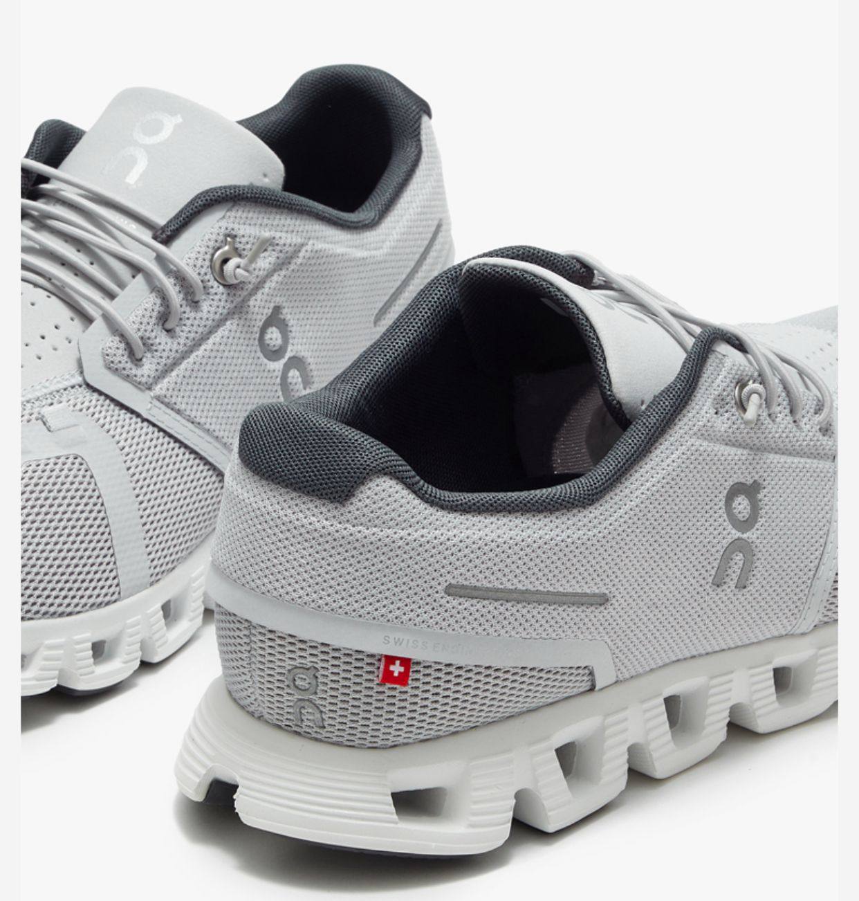 ON Cloud 5 ‘Grey’🩶
36-45 AVAILABLE 
170 dhs🗽

Zain242
♥️♥️♥️