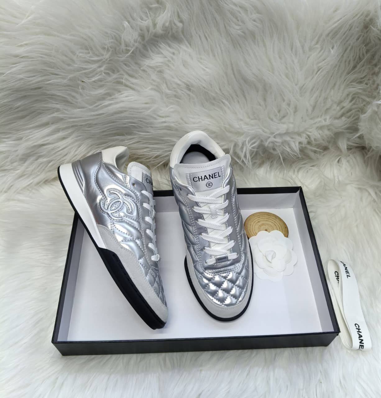 Chanel
QUALITY……master🤗
SIZE  ……… 36-42🥳
350 dhs🪙💕

Zain119
♥️♥️♥️