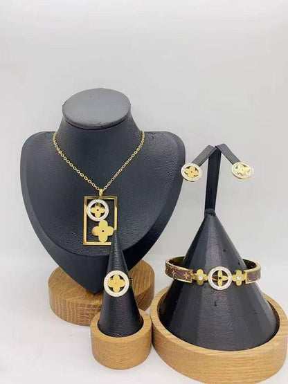 Accessories Set
50 dhs🪙🌨️

Zain45
♥️♥️♥️