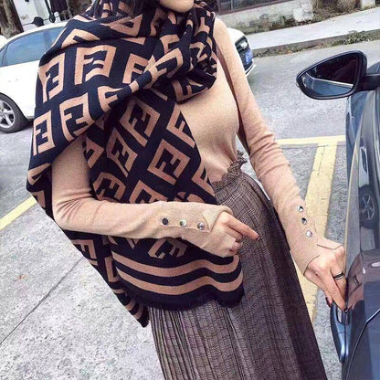 Brand Shawl / Scarf 

Good quality

Size:  180 * 68 cm
45 dhs🪙🌨️

Zain115
♥️♥️♥️