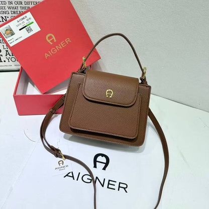 Aigner
100 dhs💓

High-quality 

in box🎁🎁🎁

Zain35
♥️♥️♥️