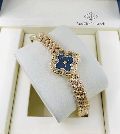 Vancleef Ladies
50 dhs🪙💚

Zain29
♥️♥️♥️