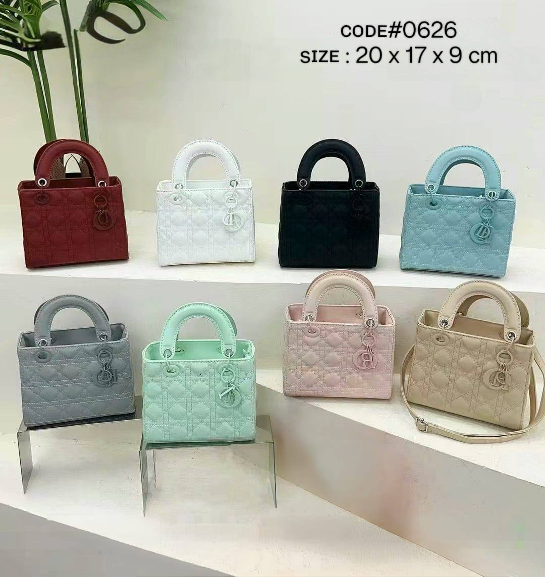 CHRISTIAN LADY DIOR
ᴍᴀᴛᴛᴇ ʟᴇᴀᴛʜᴇʀ ᴍᴀᴛᴇʀɪᴀʟ
ᴡɪᴛʜ ʟᴏɴɢ ʙᴇʟᴛ sᴛʀᴀᴘ
sɪᴢᴇ : 20 cm

65 dhs✅

Zain31
♥️♥️♥️