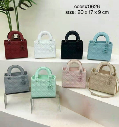 CHRISTIAN LADY DIOR
ᴍᴀᴛᴛᴇ ʟᴇᴀᴛʜᴇʀ ᴍᴀᴛᴇʀɪᴀʟ
ᴡɪᴛʜ ʟᴏɴɢ ʙᴇʟᴛ sᴛʀᴀᴘ
sɪᴢᴇ : 20 cm

65 dhs✅

Zain31
♥️♥️♥️