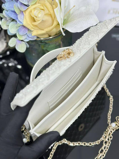 My Dior mini bag
*Size 21 cm*
For Price 👇 WTSP Text Zain 0568585901

Zain274
♥️♥️♥️
