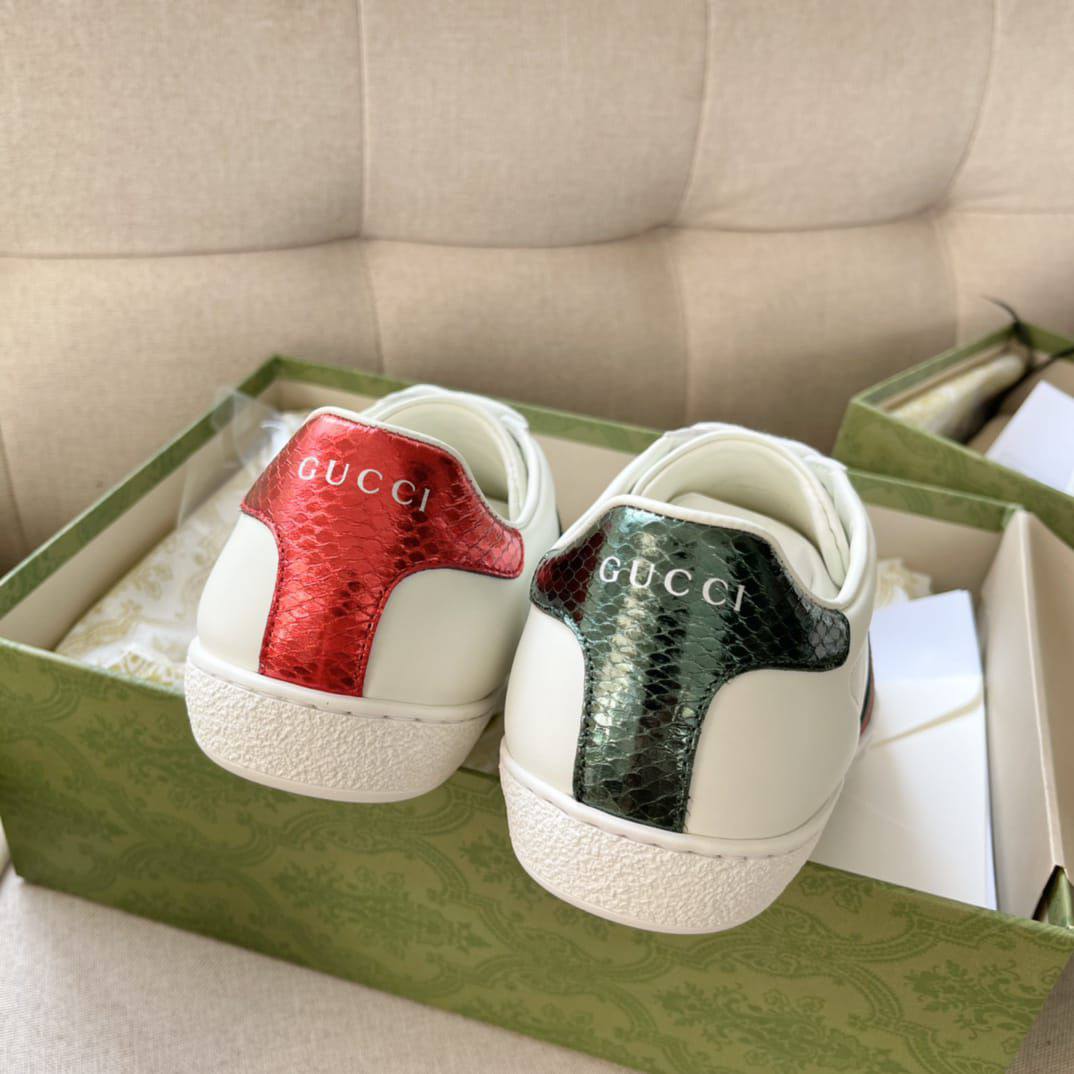 Gucci 

Size 36 to 41

130 dhs🌺

Zain103
♥️♥️♥️
