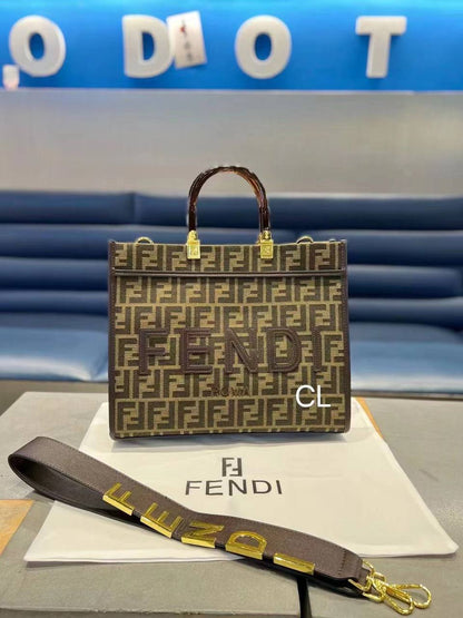 Fendi
110 dhs💓

Zain136
♥️♥️♥️