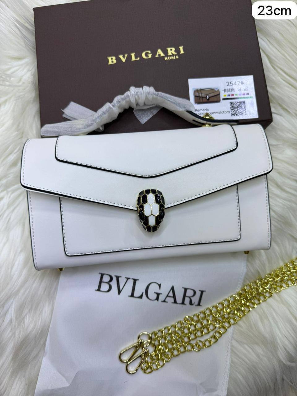 🌟 Bulgari Forever 
1️⃣ First quality +🎁
Size : 23 * 14 cm

90 dhs🇦🇪🇦🇪🇦🇪

with box🎁

Zain115
♥️♥️♥️