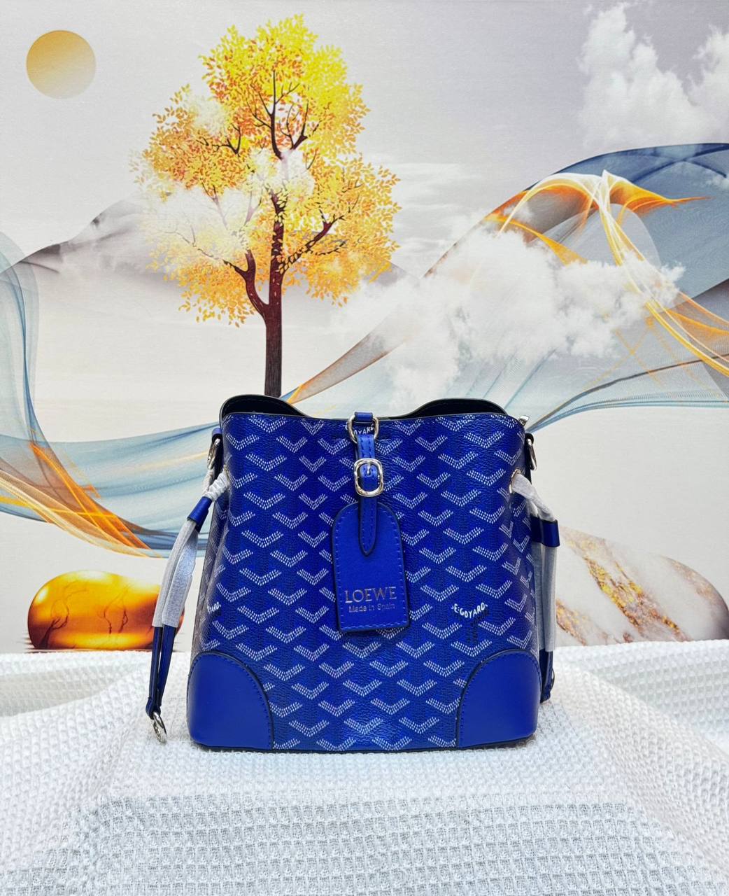 GOYARD
BEST QUALITY WITH BOX’S 
110 dhs✅
size 21CM

Zain290
♥️♥️♥️