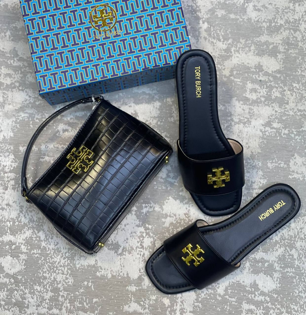 Tory Burch
Set 
Size 36-41
170 dhs✅

Zain175
♥️♥️♥️