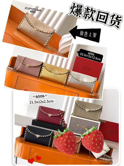 Valentino
110 dhs✅
High-quality with box

Zain35
♥️♥️♥️