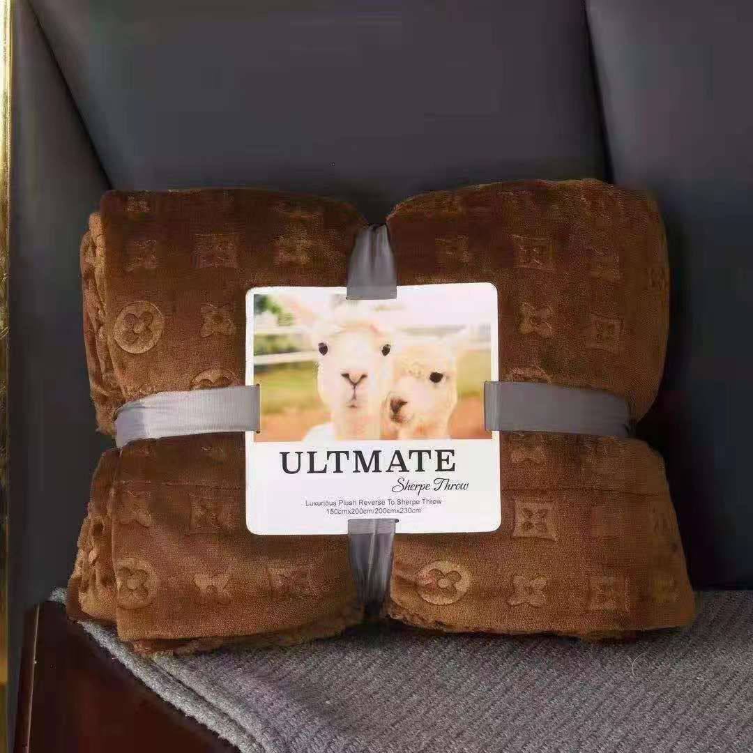 New collection 
💯💯
Lv brand blankets 
Winter ❄️ collection 
Blanket for winter 
High quality 
Size 230/200
75 dhs🪙🖤

Zain99
♥️♥️♥️