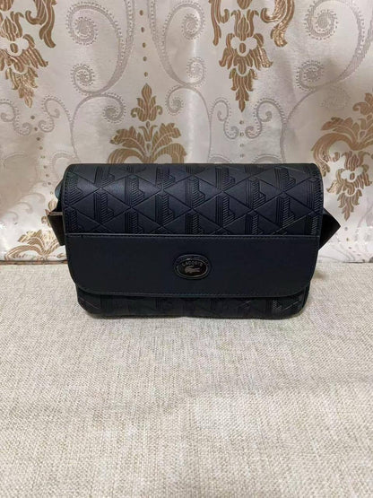 Lacoste
24*15*8 cm
85 dhs💓

Zain17
♥️♥️♥️