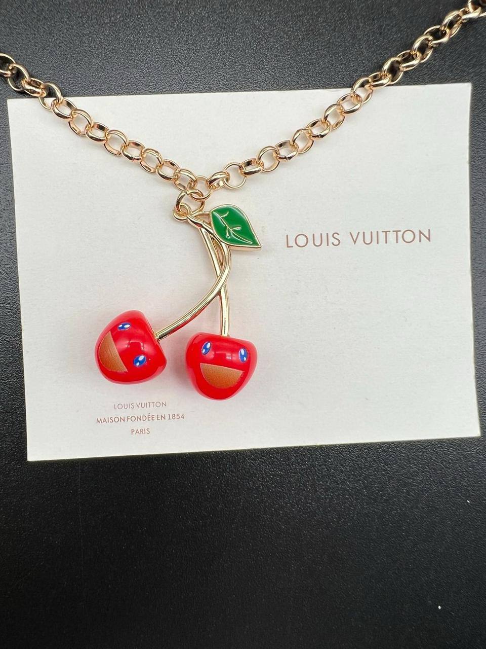 LV
Bag charms ❤️‍🔥
Master quality 💯
With normal boxes 📦 
50 dhs🪙🌨️
With master box 🗃️ 
60 dhs🪙🌨️

Zain216
♥️♥️♥️
