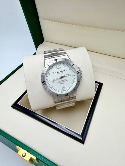 Cartier 
Burberry
Piaget
Bvlgari

55 dhs

Zain45
♥️♥️♥️