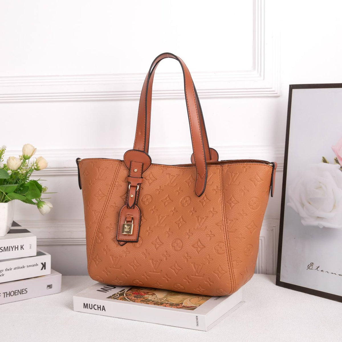 LV

Best quality 
with box

120 dhs🇦🇪🇦🇪

size 40CM

Zain290
♥️♥️♥️