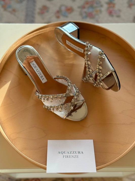 Aquazzura
Available🤩
Master quality 
Size: 36 to 41
450 dhs✅

Zain318
♥️♥️♥️