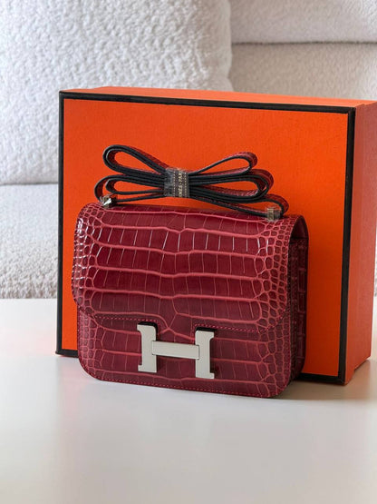 Hermes constance croc epsom 18cm💕master quality😍with box❤️
🎁🎁🎁

600 dhs🪙🖤🇦🇪

Zain52
♥️♥️♥️
