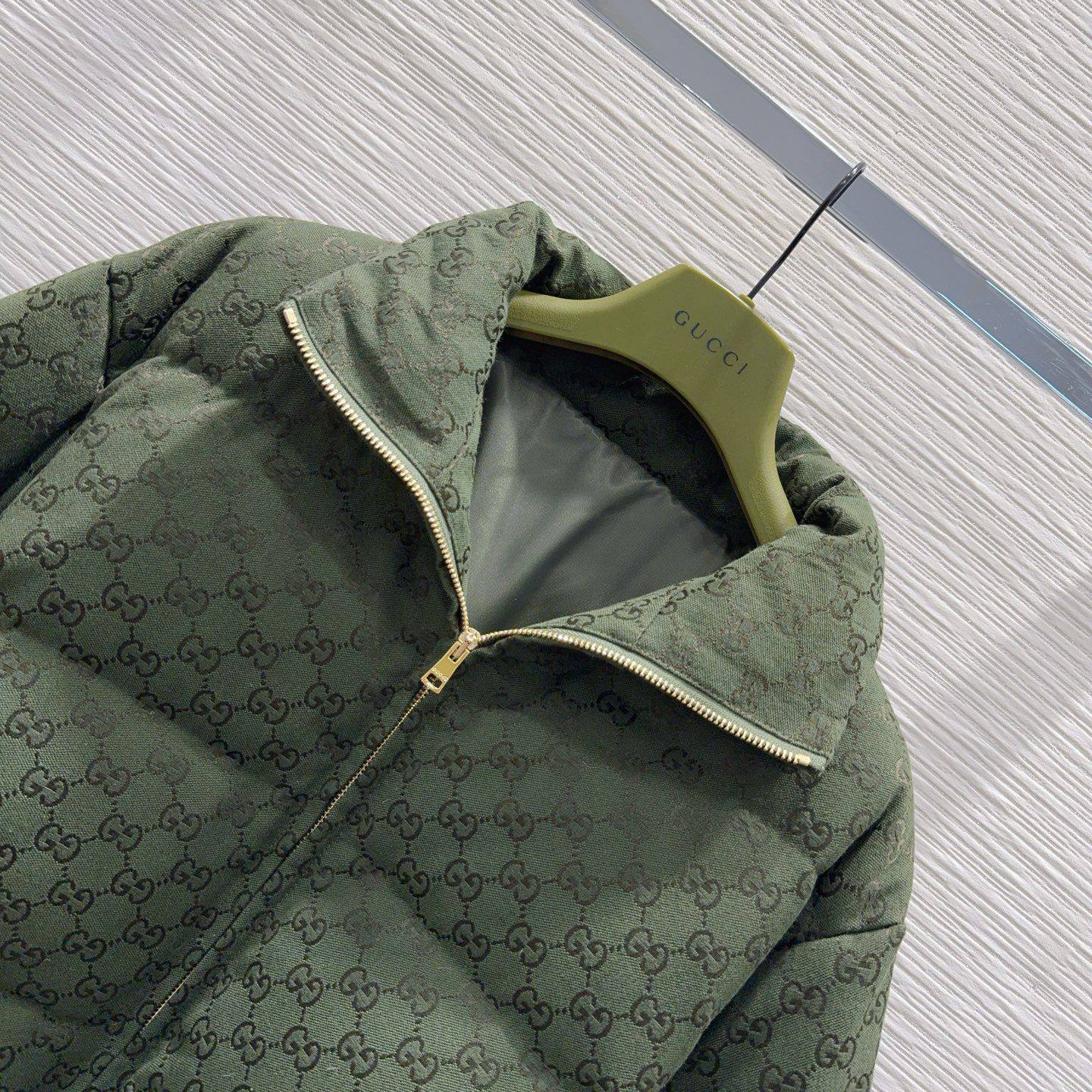 GUCCI
Women’s Jacket
Master Quality 
SML
470 dhs🪙🌨️

Zain276
♥️♥️♥️