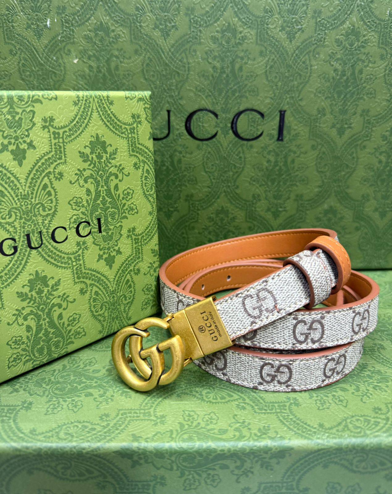 Hermes Belt

With box 
🎁🎁🎁

55 dhs💓

Zain93
♥️♥️♥️