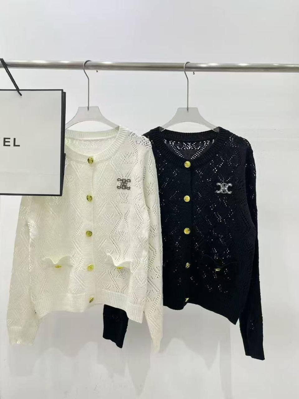 *New collections    
120 dhs🌺
*good  quality  ✅
*Sizes: free size 
*AVAILABLE NOW*

Zain231
♥️♥️♥️