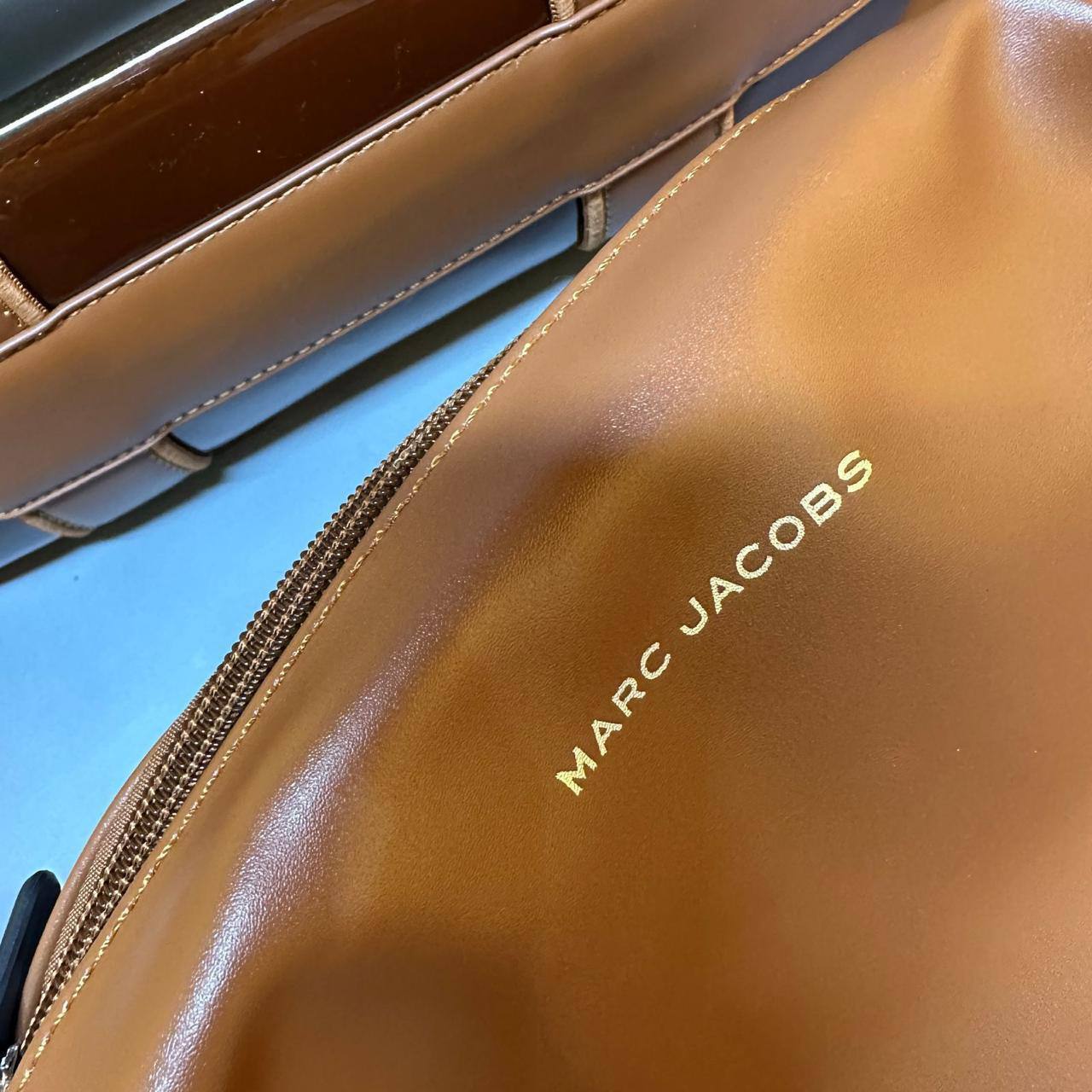 MARC JACOBS
 THE TOTE BAG  
GOOD QUALITY
110 dhs✅

Zain17
♥️♥️♥️