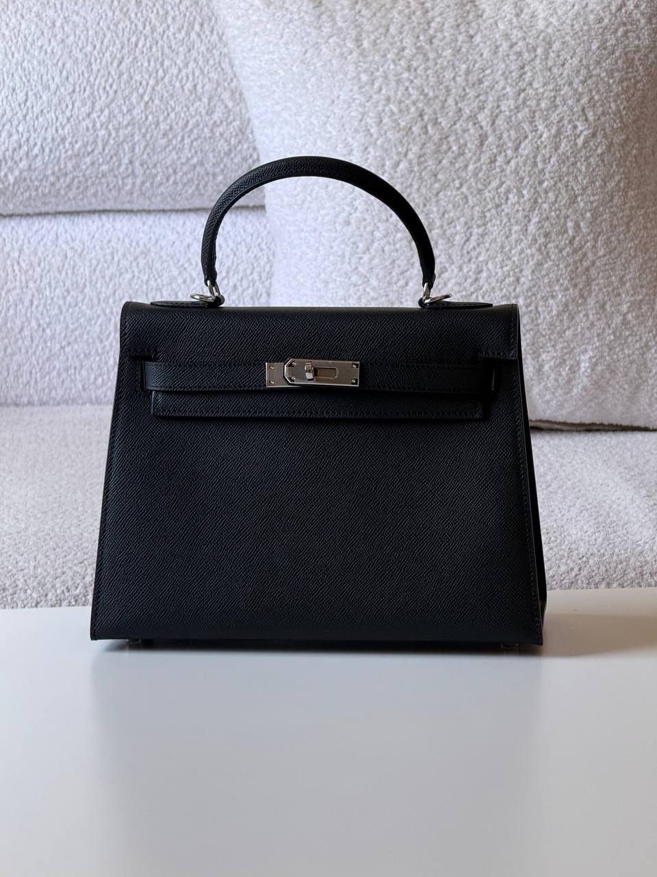 Hermes
kelly epsom 28cm💥Master quality ✅

with box📦
🎁🎁🎁

420 dhs💓

Zain52
♥️♥️♥️