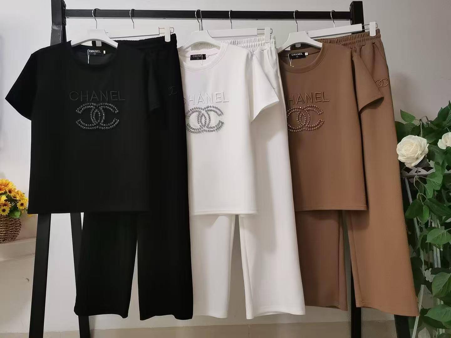 100 dhs

S-xl

Zain140
♥️♥️♥️