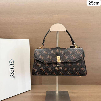💎  Guess handbag
1️⃣ First quality +🎁  
Size : 25 * 13 cm
100 dhs🇦🇪🇦🇪
with box 🎁

Zain115
♥️♥️♥️