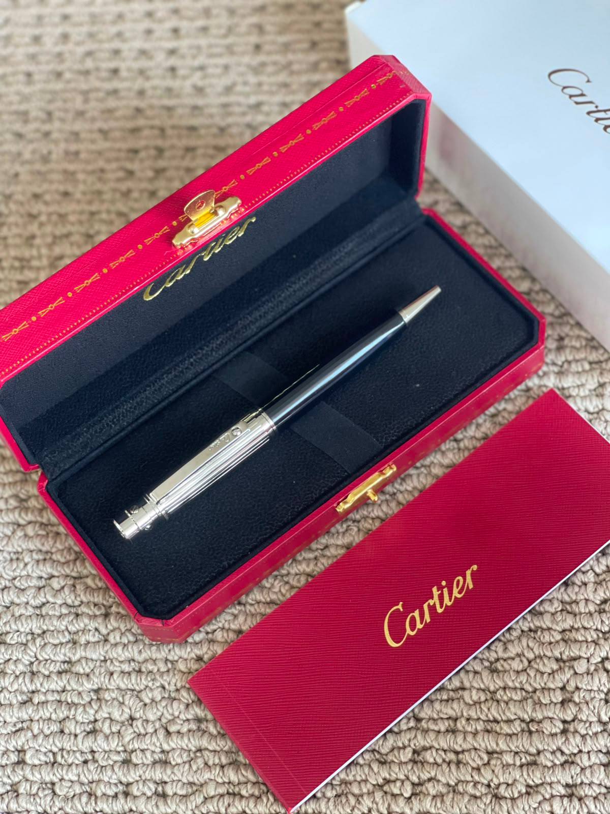 CARTIER
*Pen✍️*
*New Collection*
*Master Quality*
190 dhs✅

Zain179
♥️♥️♥️