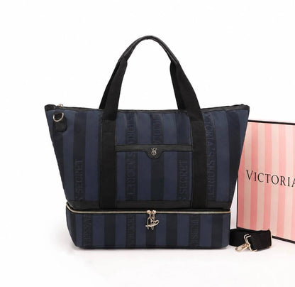 Victoria's Secret 

travelling bag 
new came 
big size
 good quality 
105 dhs🇦🇪🇦🇪

Zain295
♥️♥️♥️