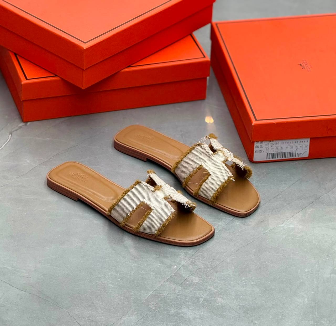 Hermes

Size  36 to 41 

85 dhs💓

Zain80
♥️♥️♥️