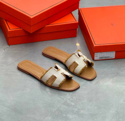 Hermes

Size  36 to 41 

85 dhs💓

Zain80
♥️♥️♥️
