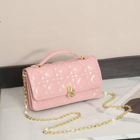 Dior
Best quality 
with box’s 
🎁🎁🎁

110 dhs🪙💕
size 21cm

Zain158
♥️♥️♥️