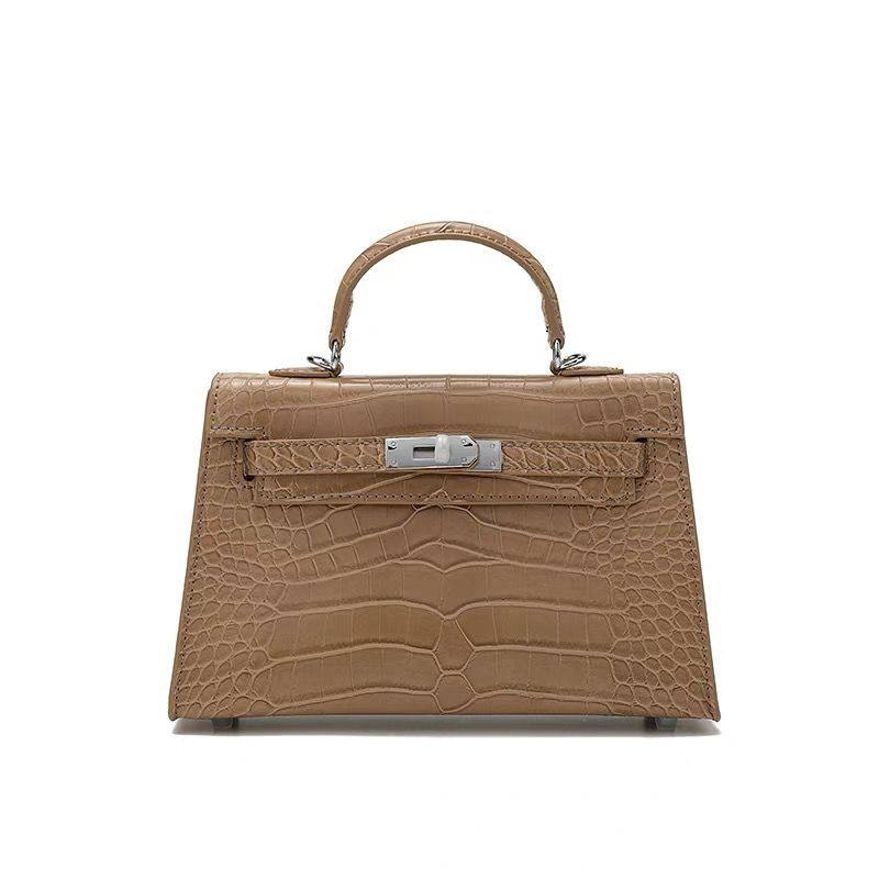 Hermes
High quality
115 dhs💓

Zain136
♥️♥️♥️