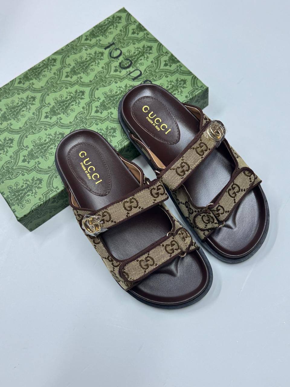 Gucci
Size 36-41
110 dhs✅

Zain21
♥️♥️♥️