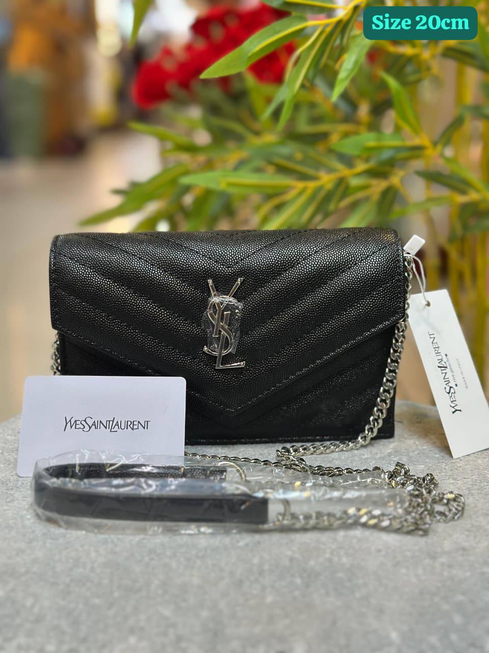 YSL
Good quality 
with box 🎁🎁🎁

85 dhs❣️

Zain186
♥️♥️♥️
