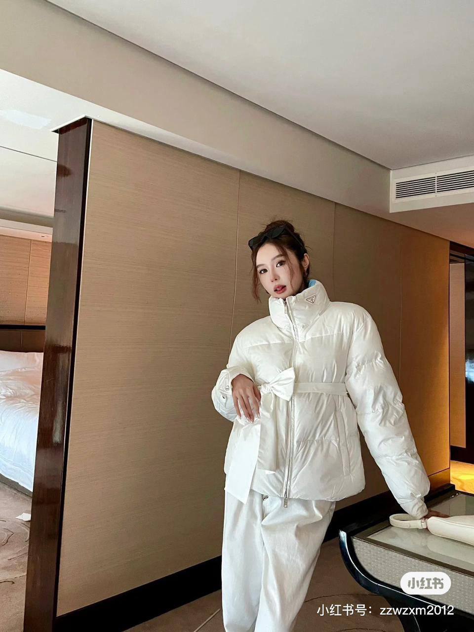 *New collections 💕💕   
350 dhs🪙🌨️
*good  quality  
*Sizes:S M L xl* 
*AVAILABL winter jacket

Zain231
♥️♥️♥️