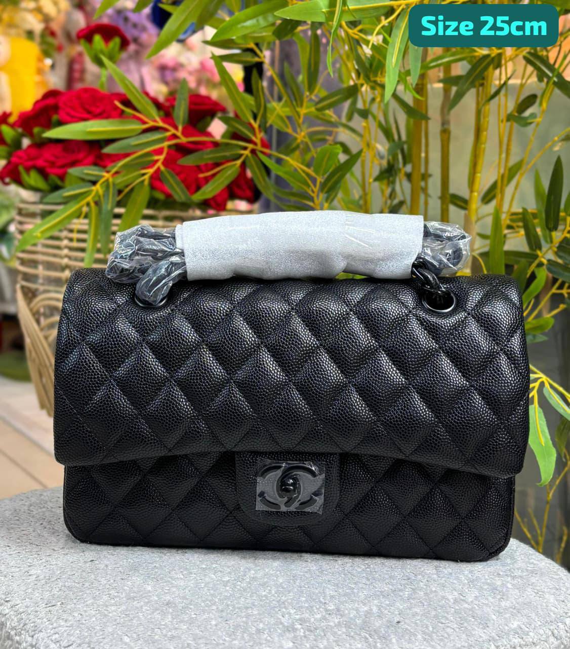 Chanel

Best quality

With box’s
🎁🎁🎁

110 dhs✅
size 25cm

Zain158
♥️♥️♥️