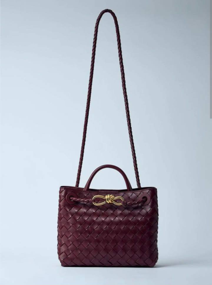 Bottega
⚡26cm
⚡without box
100 dhs💓

Zain118
♥️♥️♥️
