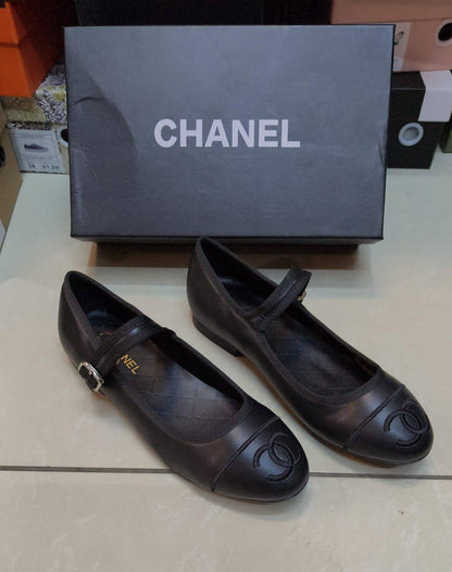 Chanel 

Size 36 to 41 

120 dhs🪙🌨️

Zain103
♥️♥️♥️