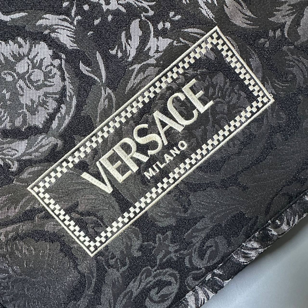 VERSACE  
NEW DESIGN GOOD QUALITY 
105 dhs🪙🌨️

Zain39
♥️♥️♥️